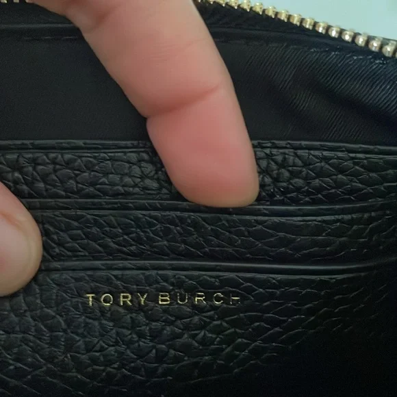 New, authentic Tory Burch chelsea wristlet - Picture 12 of 14